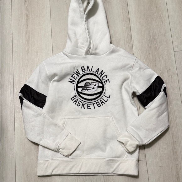 New Balance Other - Kid’s New Balance White Hoodie with Black Details Bots Size M 10-12